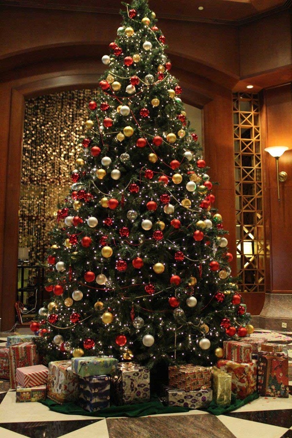 Easy Christmas tree decorating ideas18